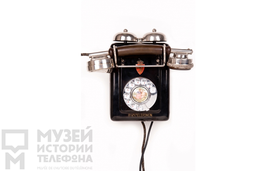 Настенный телефонный аппарат