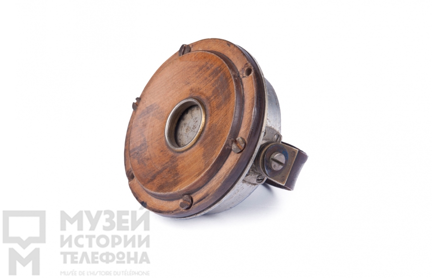 Наушник