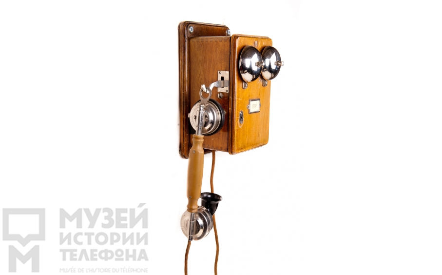 Настенный телефонный аппарат