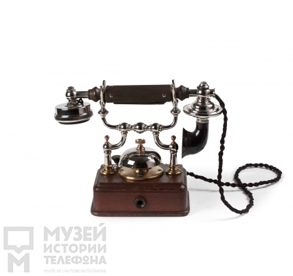Настольный телефонный аппарат
