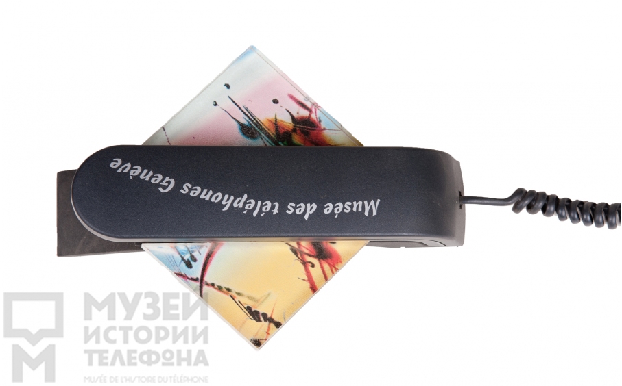 Настольный телефонный аппарат