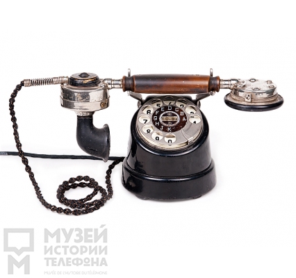 Настольный телефонный аппарат