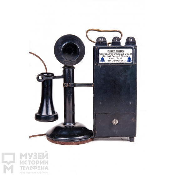 Настольный таксофон типа "подсвечник" с наушником в виде трубки Белла, микрофоном и ящиком-монетоприёмником на три вида монет - 25, 10 и 5 центов, модель "Gray telephone station"
