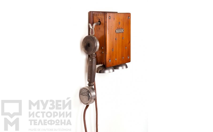 Настенный телефонный аппарат