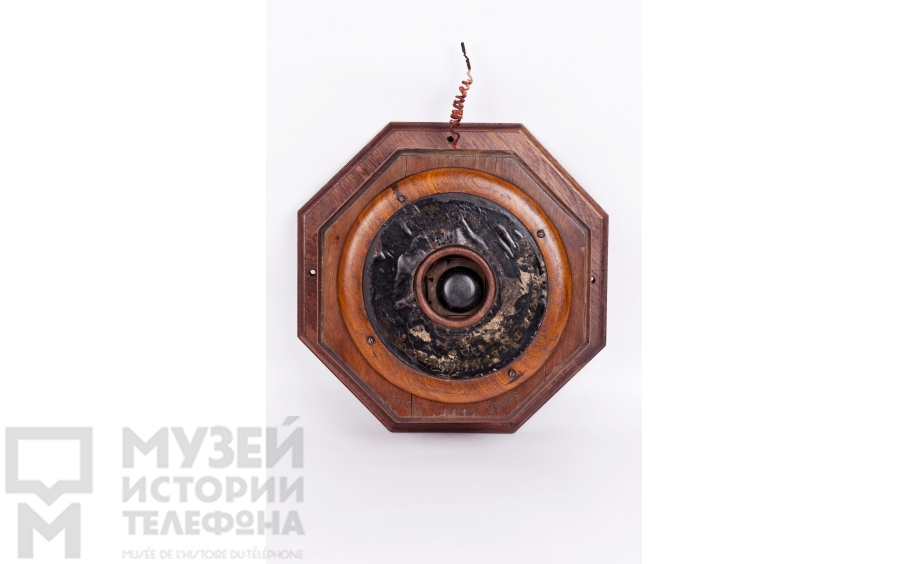 Настенный телефонный аппарат