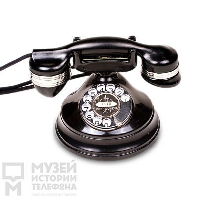 Настольный телефонный аппарат,