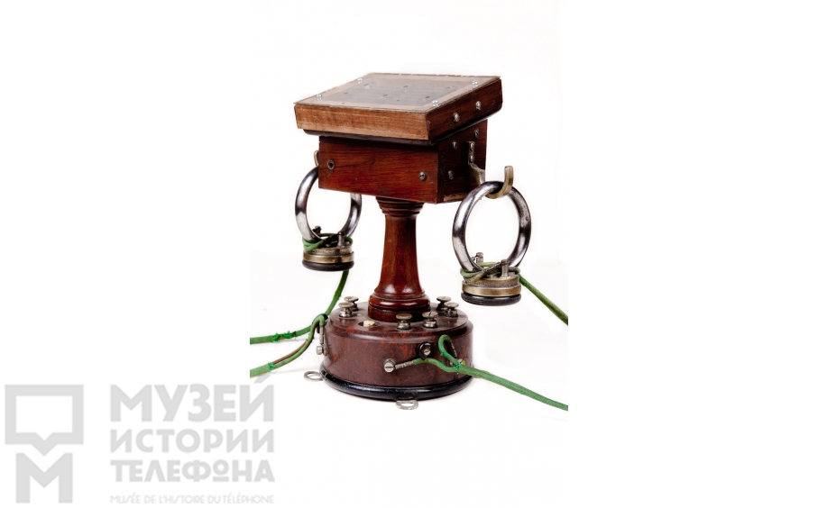 Настольный телефонный аппарат