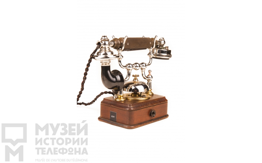 Настольный телефонный аппарат