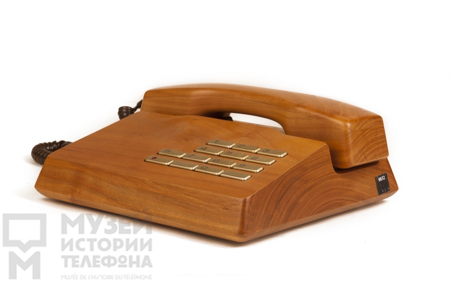 Настольный телефонный аппарат