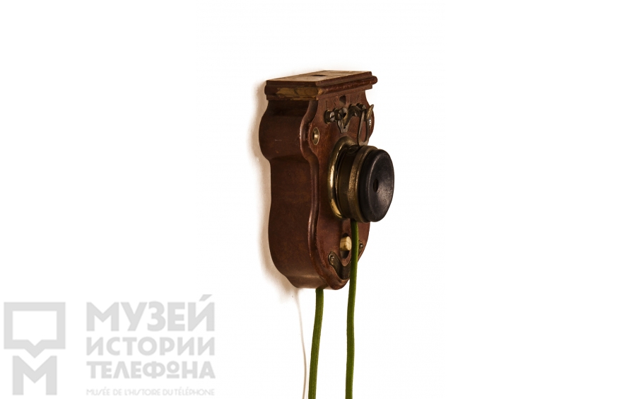 Настенный телефонный аппарат