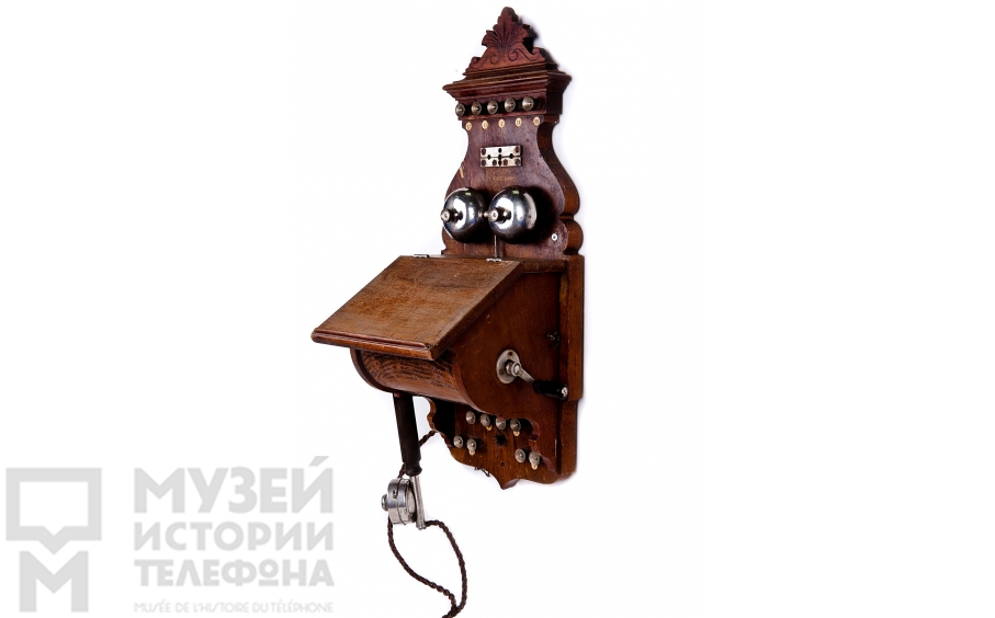 Настенный телефонный аппарат
