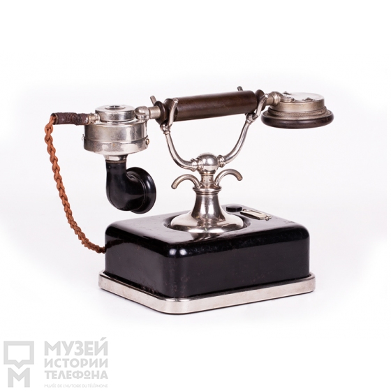 Телефонный аппарат системы ЦБ в корпусе из листового металла с микротелефонной трубкой и встроенным звонком, модель ZB 08