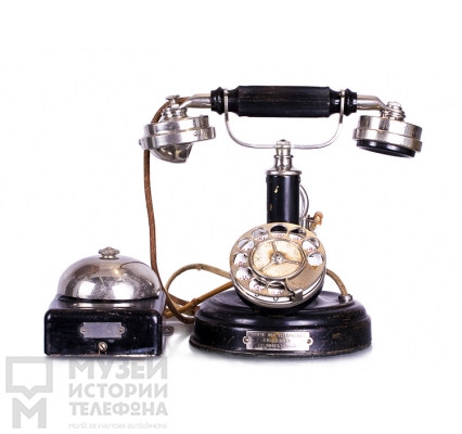 Настольный телефонный аппарат