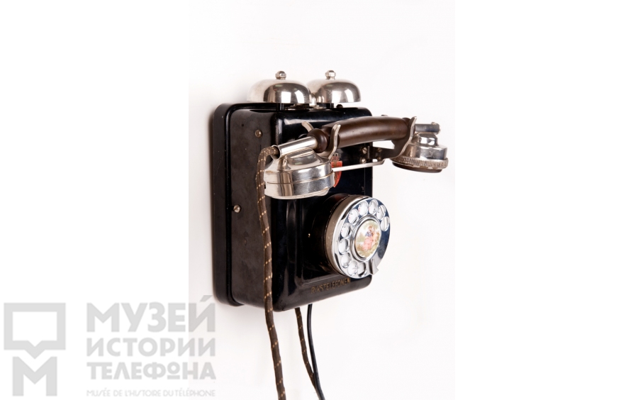Настенный телефонный аппарат