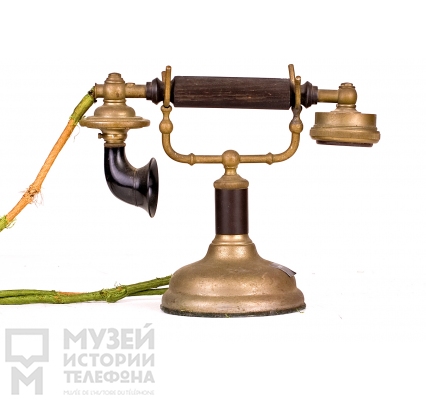 Настольный телефонный аппарат