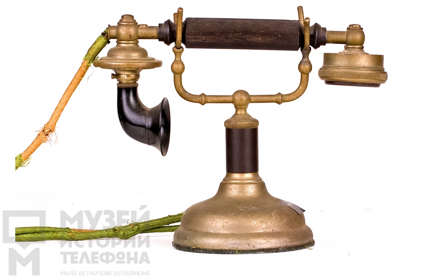 Настольный телефонный аппарат