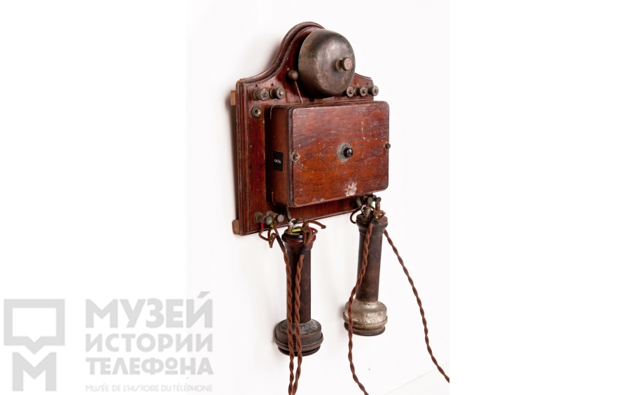 Настенный телефонный аппарат