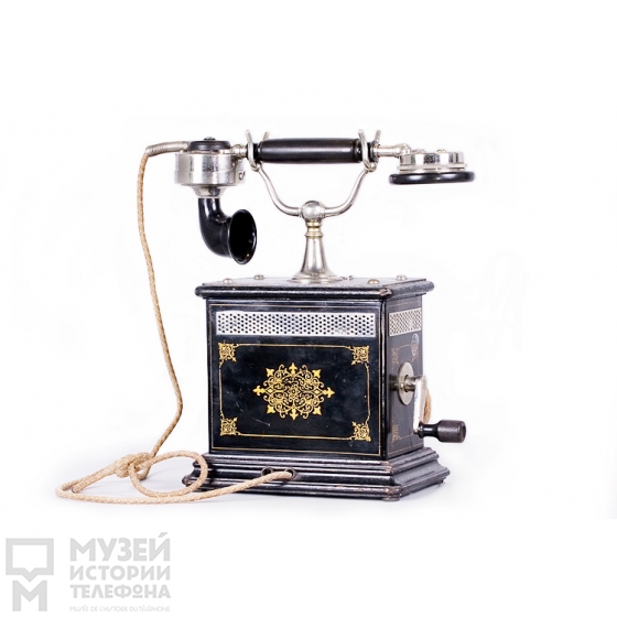 Телефонный аппарат индукторного вызова с микротелефонной трубкой и встроенным звонком