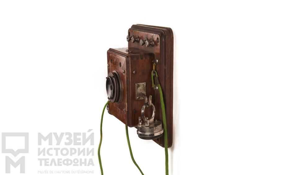 Настенный телефонный аппарат