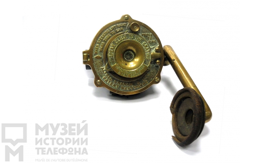 Настенный телефонный аппарат