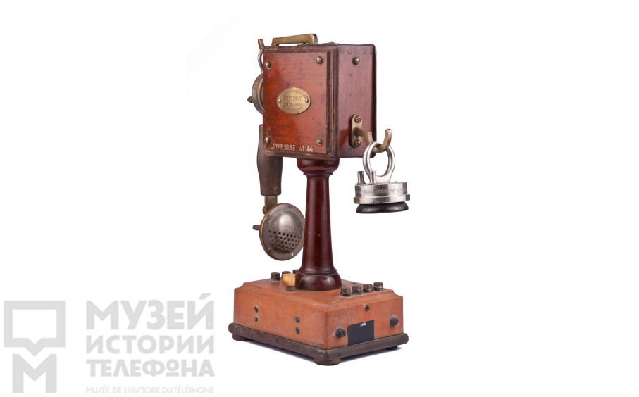 Настольный телефонный аппарат