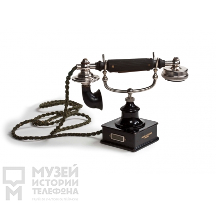 Настольный телефонный аппарат
