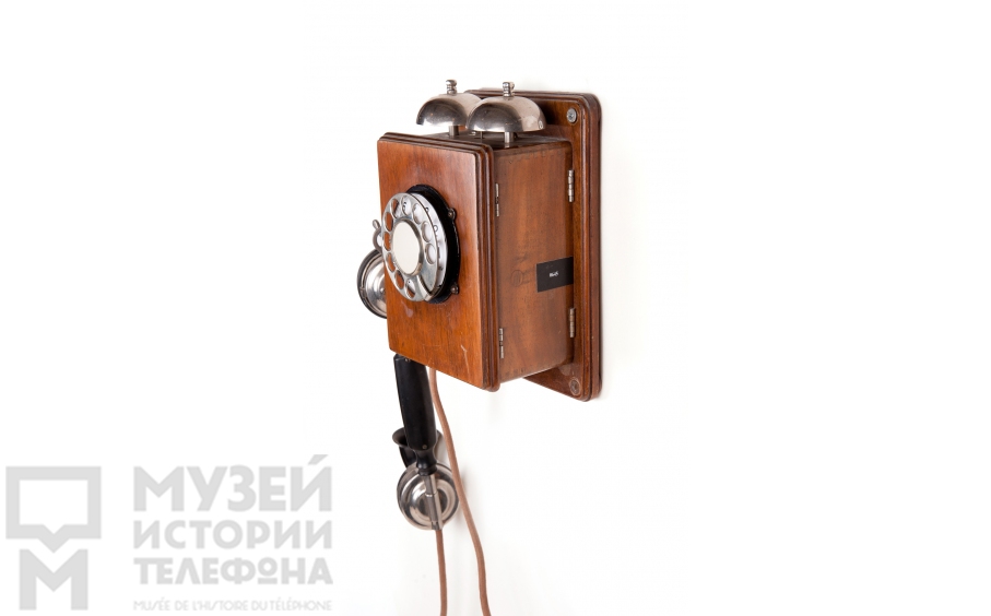 Настенный телефонный аппарат