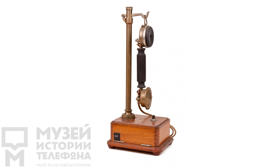 Настольный телефонный аппарат