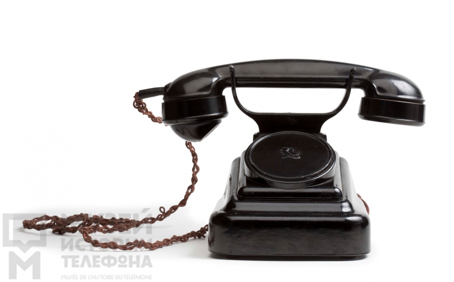 Настольный телефонный аппарат