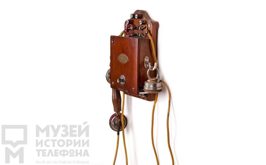 Настенный телефонный аппарат