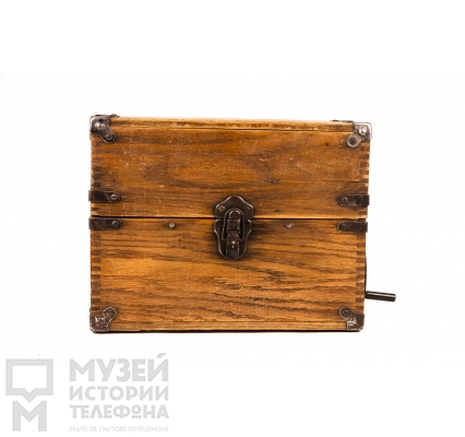 Переносной полевой телефон