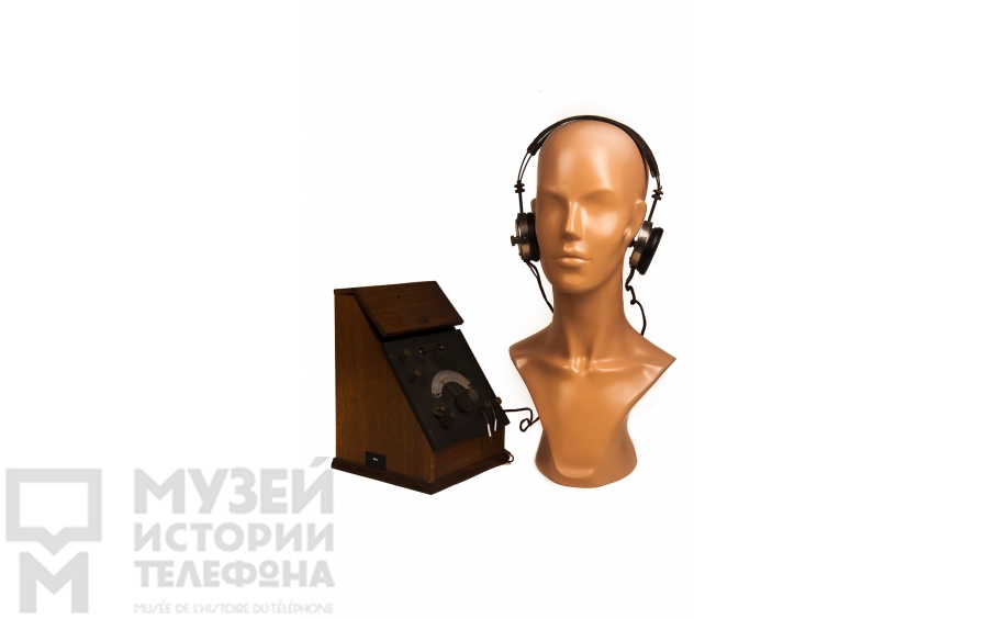 Настольная радиостанция.