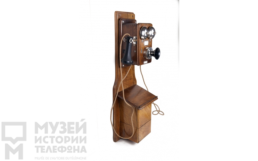 Настенный телефонный аппарат