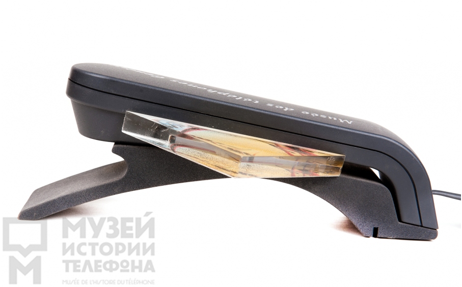 Настольный телефонный аппарат