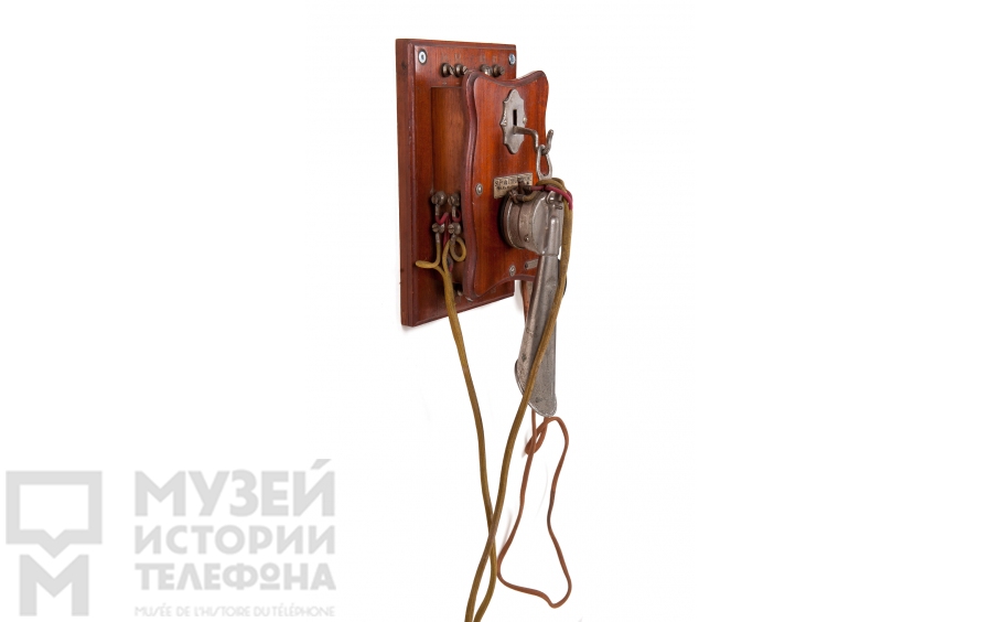 Настенный телефонный аппарат