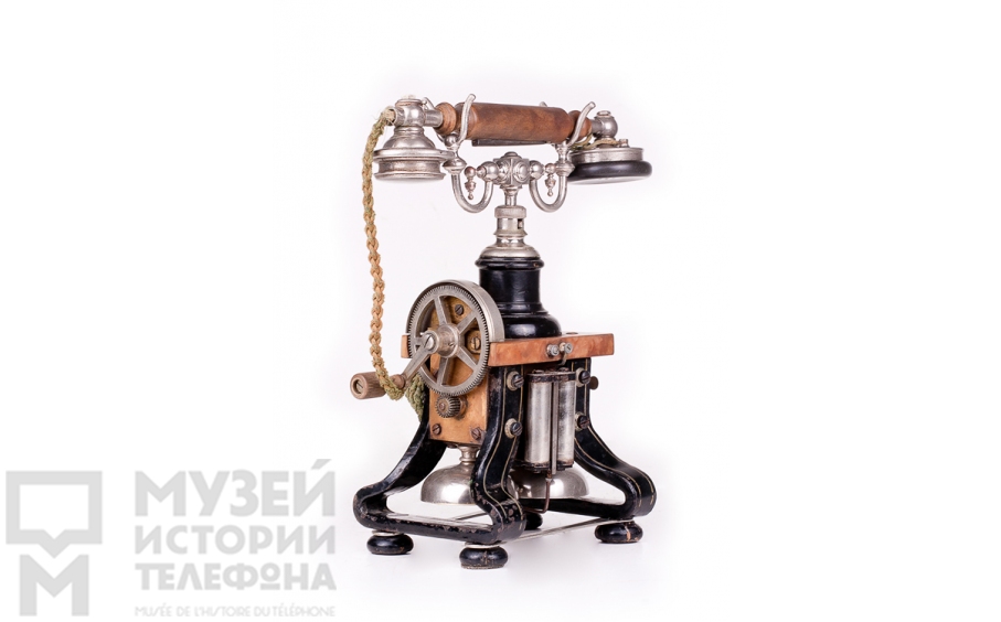 Настольный телефонный аппарат