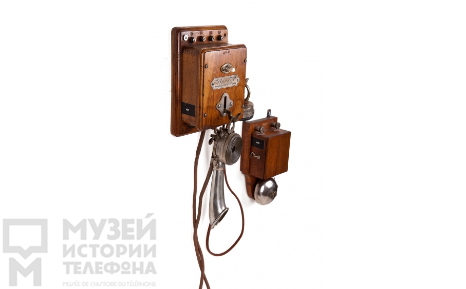 Настенный телефонный аппарат