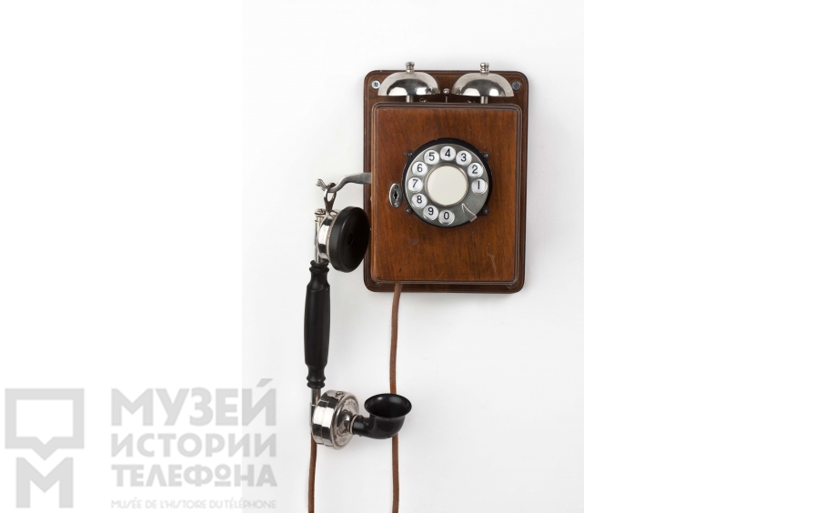 Настенный телефонный аппарат