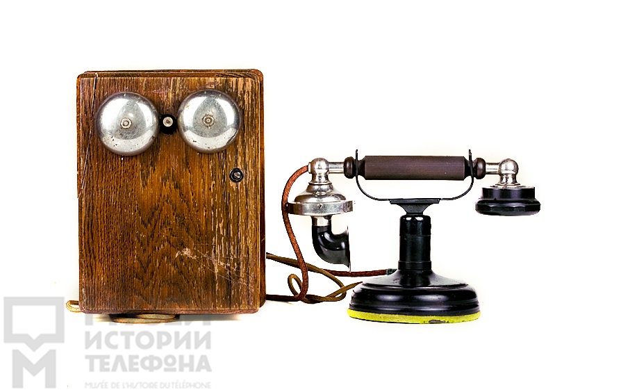 Настольный телефонный аппарат