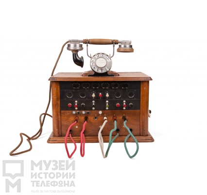 Настольный телефонный аппарат