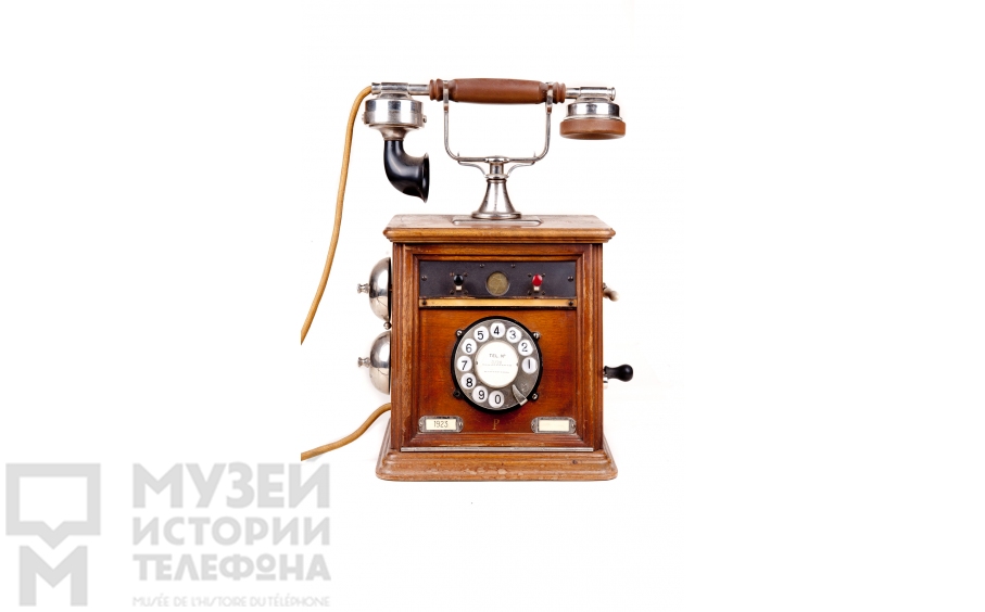 Настольный телефонный аппарат