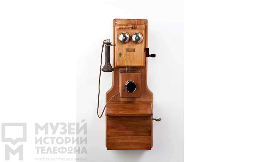 Настенный телефонный аппарат