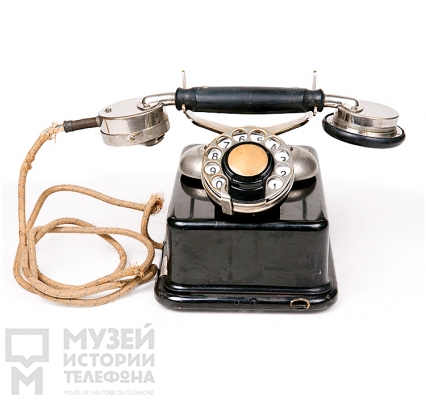 Настольный телефонный аппарат