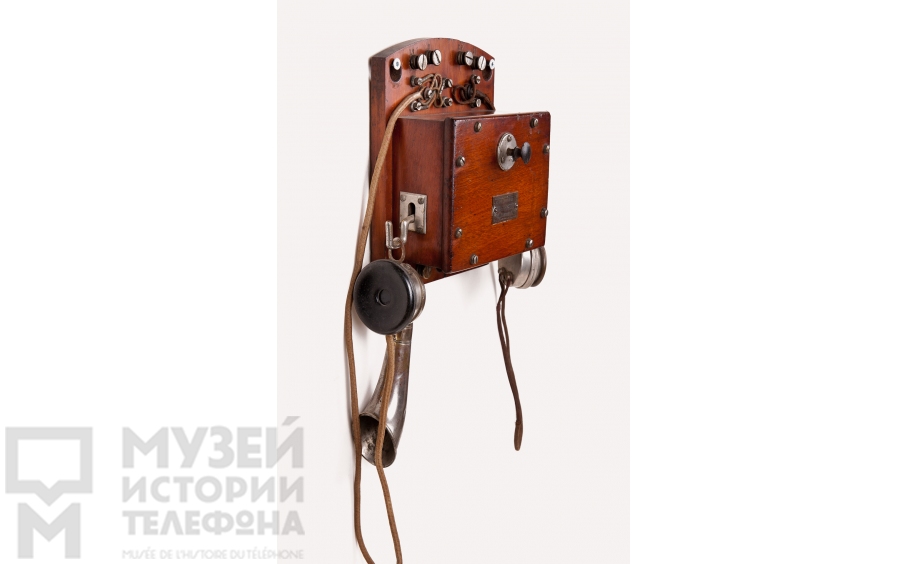 Настенный телефонный аппарат