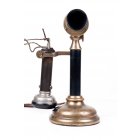 Телефонный аппарат типа "подсвечник" с наушником в виде трубки Белла и угольным микрофоном на подставке-колонне, система ЦБ
