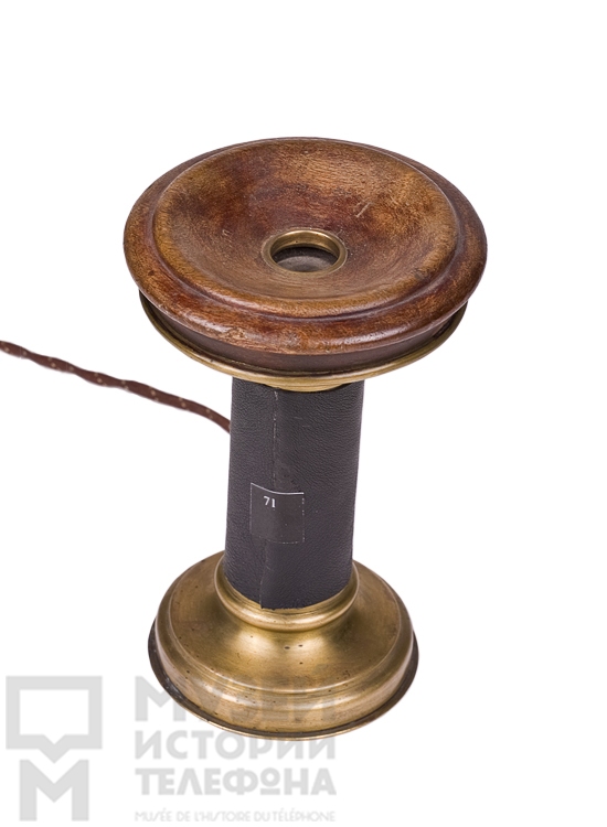 Телефонный аппарат - металл, дерево
