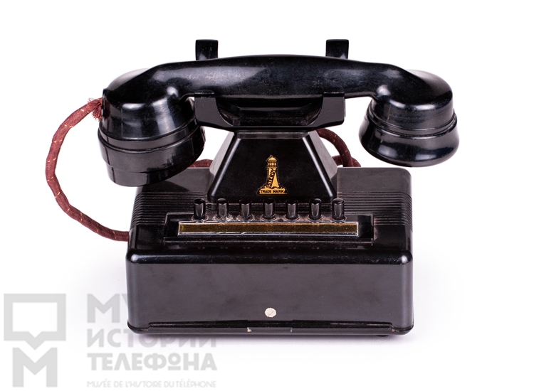 Телефон-коммутатор с микротелефонной трубкой для 7 внутренних линий