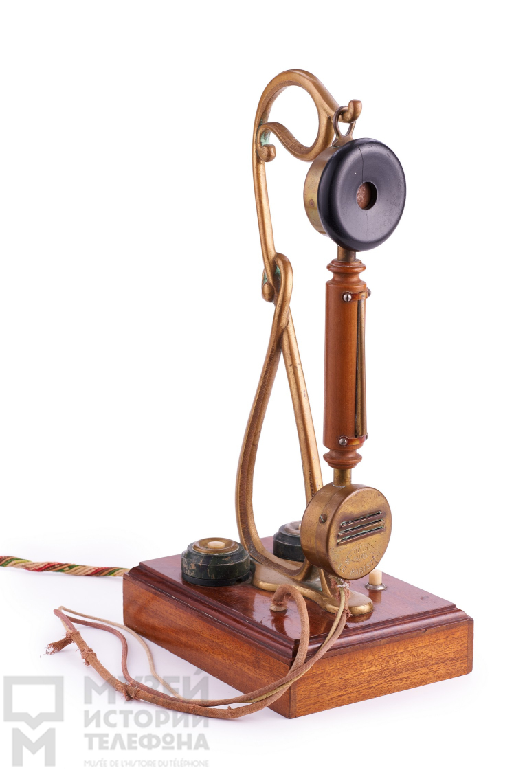 Настольный телефонный аппарат в люксовом исполнении с микротелефонной трубкой