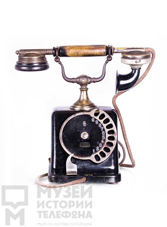 Телефонный аппарат системы АТС в корпусе из листового металла с поляризованным звонком, модель ZB/SA 11