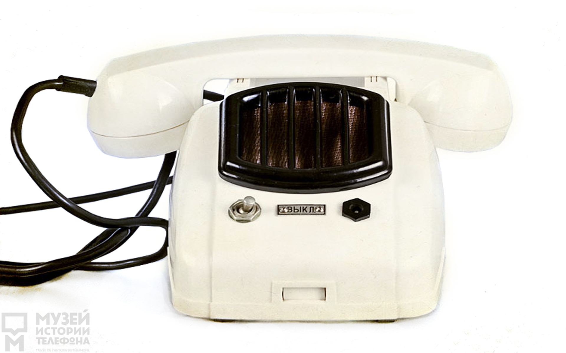 Настольный телефонный аппарат с функцией громкоговорителя